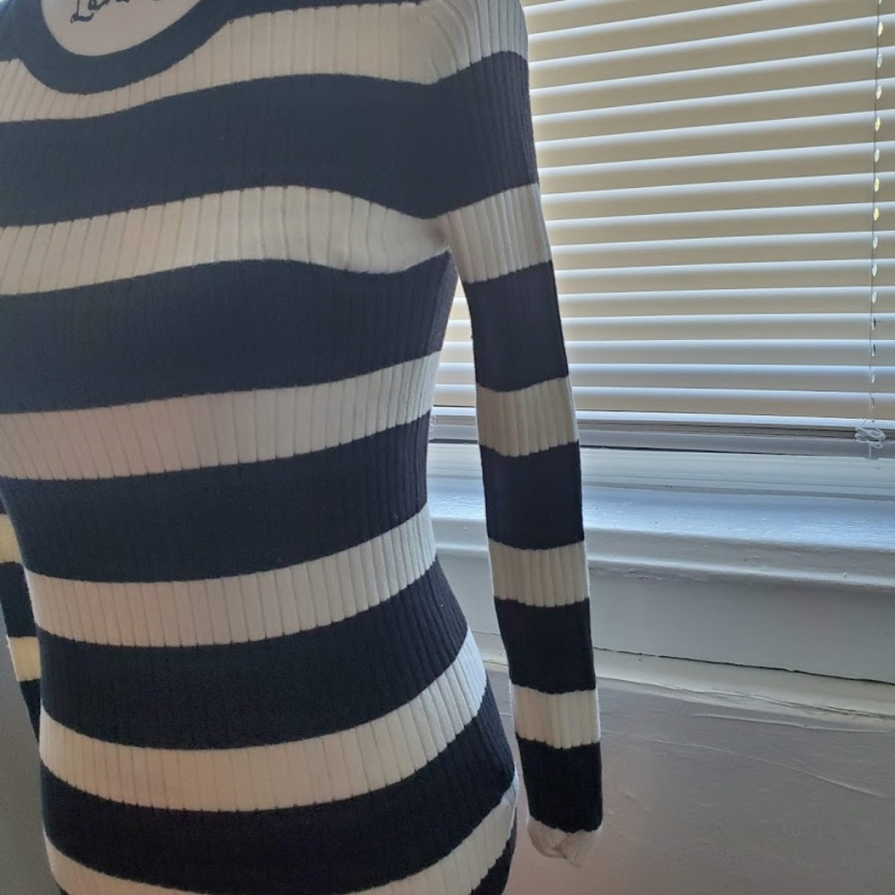 NWT Gap Black and White Pinstripe Sweater - Picture 8 of 8